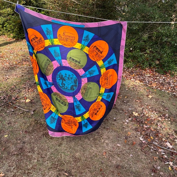 Beautiful Hermes scarf - Picture 4 of 16
